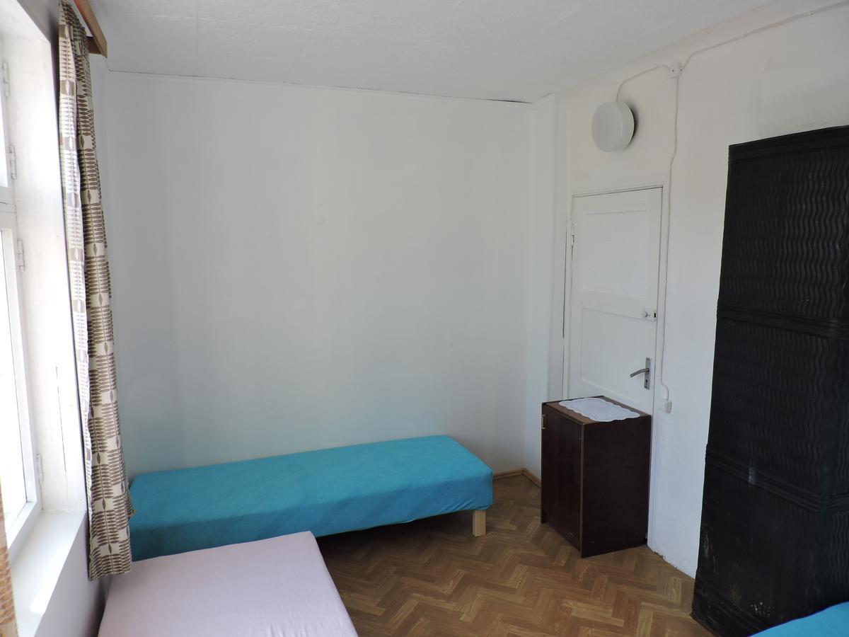 Budget Hostel ปาร์นู ภายนอก รูปภาพ