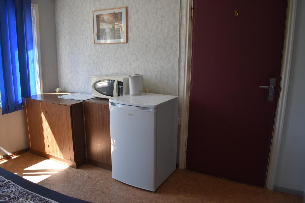 Budget Hostel ปาร์นู ภายนอก รูปภาพ